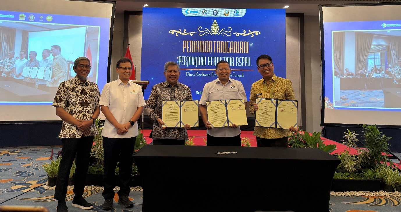 Penandatanganan Perjanjian Kerja Sama oleh Rektor Universitas Diponegoro bersama Direktur Utama RSUD Margono Soekarjo dan Direktur Utama RSUD Dr. Moewardi, disaksikan langsung oleh Menteri Kesehatan Republik Indonesia, Sekretaris Daerah Provinsi Jawa Tengah, Kamis (29/1/2026).